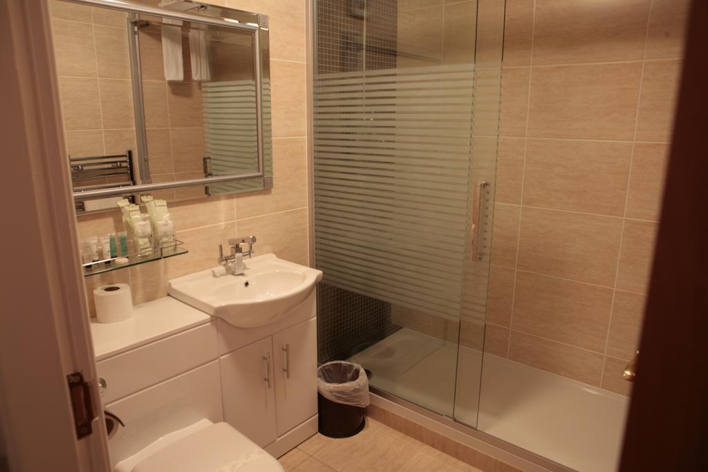 The Plough Inn Pocklington Room photo